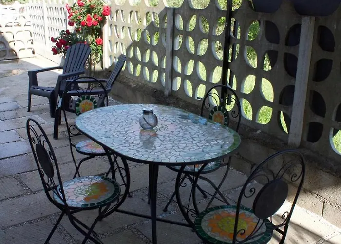 Almond Bed & Breakfast Madonna Della Pace